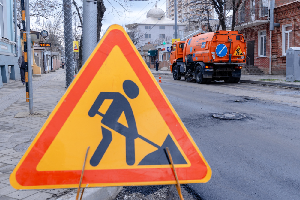 Более 20 км тротуаров построят до конца сентября 2024 года в Краснодаре