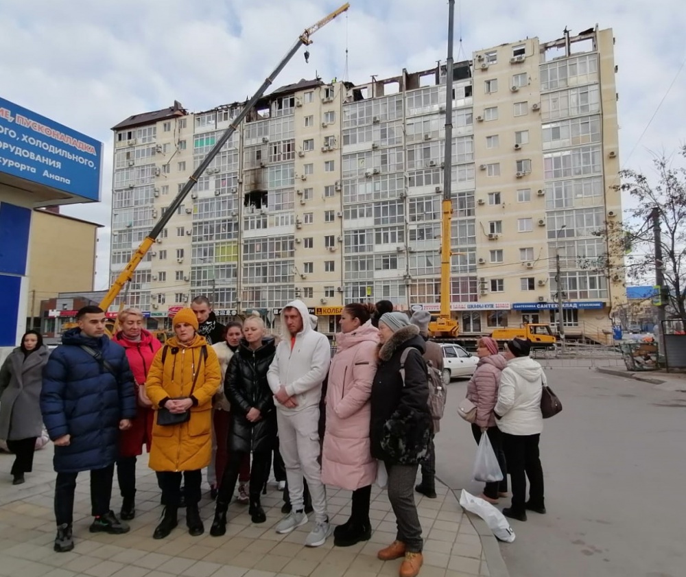 Жители горевшего дома в Анапе жалуются на отсутствие положенных выплат