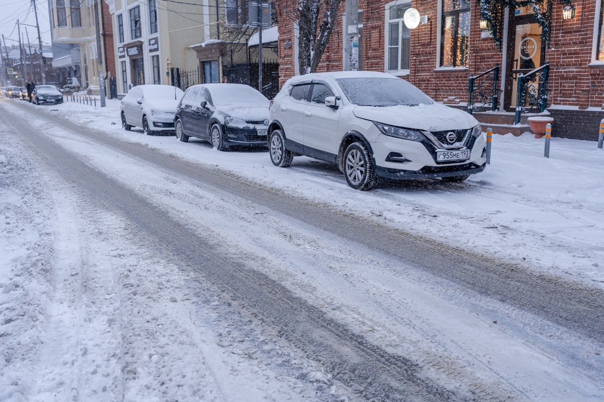 Переобувать или нет: будут ли на Кубани штрафовать автомобилистов без  зимней резины? - Кубань Информ